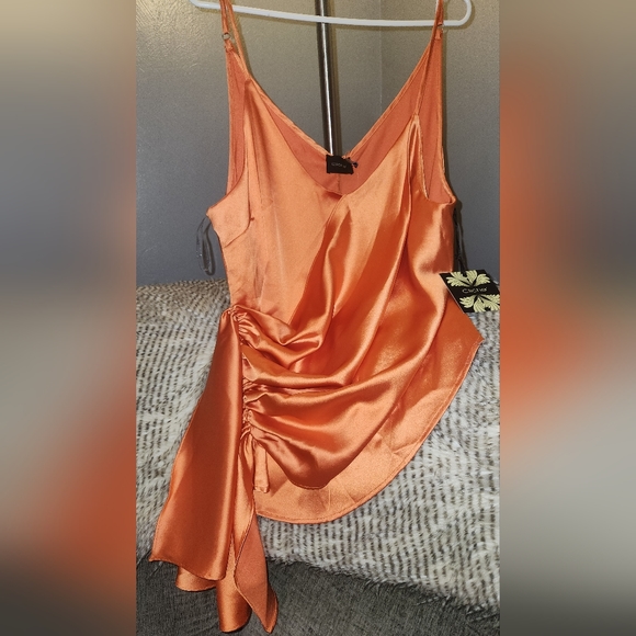 NWT Cliche SATIN BEAUTIFUL TOP - Picture 3 of 4